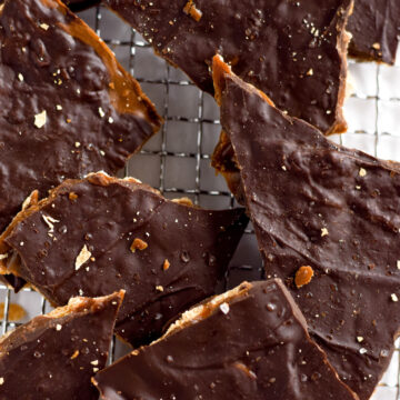 This Gluten-Free Christmas Crack is seriously addicting! Made with layers of saltine crackers, caramel, and chocolate, this healthier version is also dairy-free and vegan.